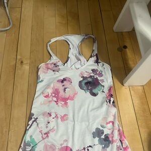lululemon vintage flower razorback tank size 4